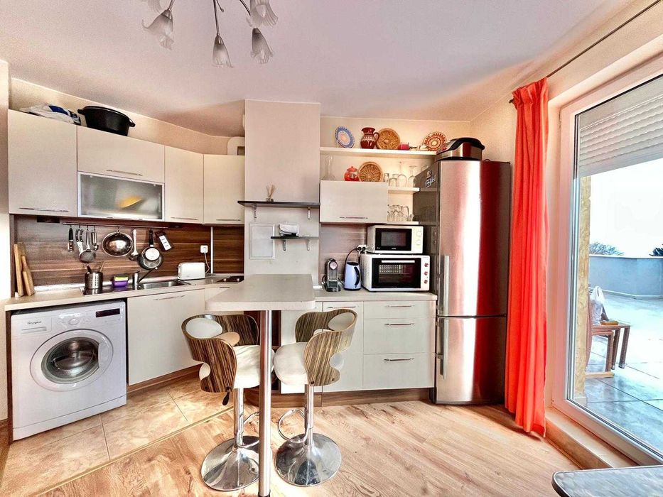 Тристаен апартамент в Равда с морска гледка!