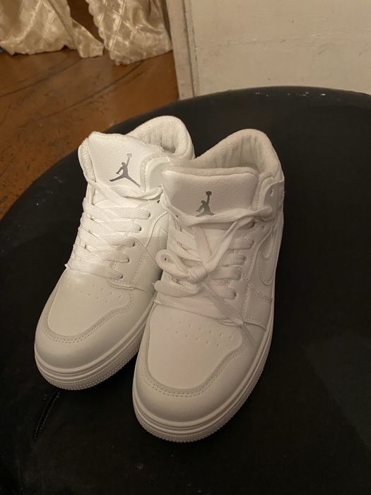 продаю кросовки