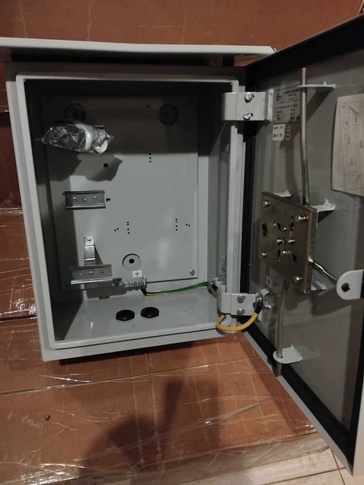 Безплатна доставка! Нови метални елтабла за външен монтаж