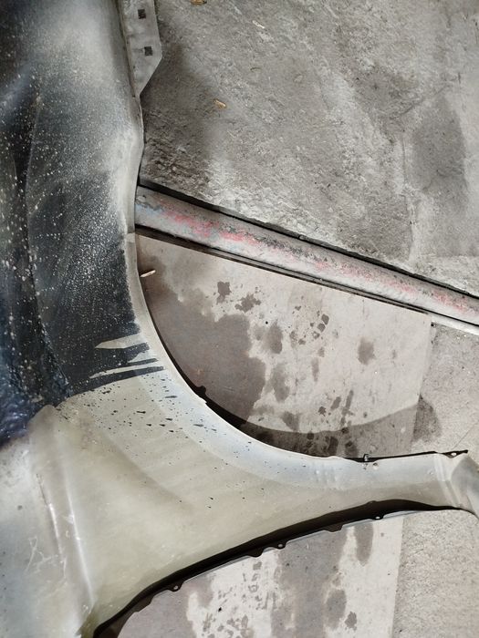 Переднее левое крыло на субару аутбек