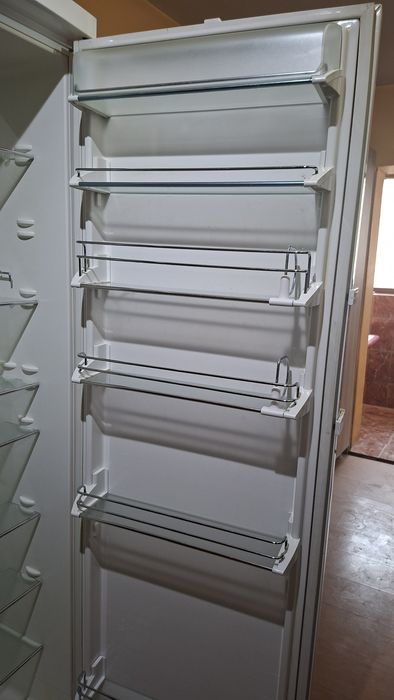 Vând mobilier( diferite dimensiuni)frigider si covor