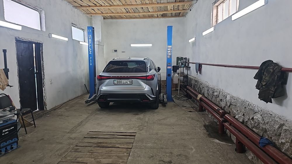 Сдам в аренду, теплый  бокс, с подъемником, пос. Восточный