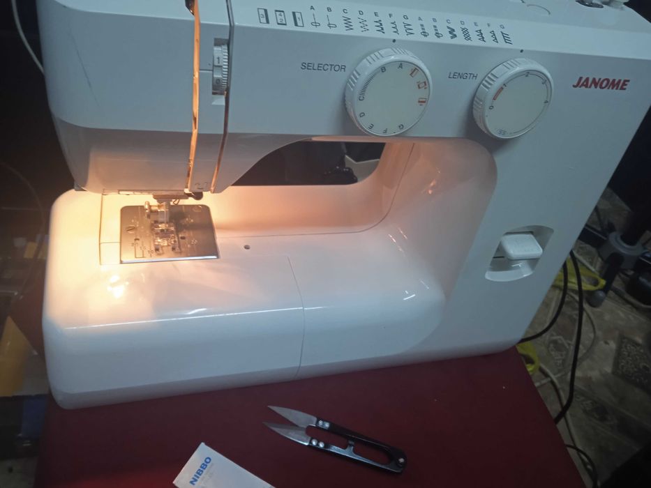 Швейная машинка Janome ; Jf-1012
