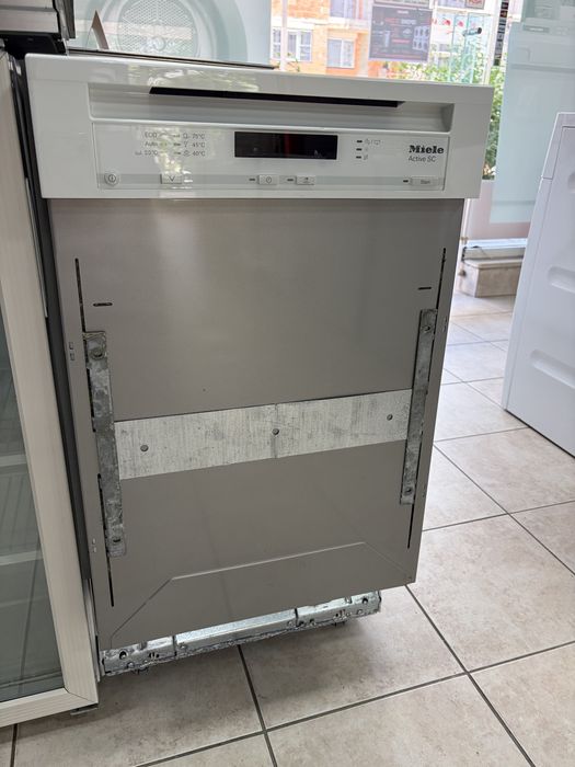 Miele G 4620 тясна миялна за частично вграждане/24 мес гаранция
