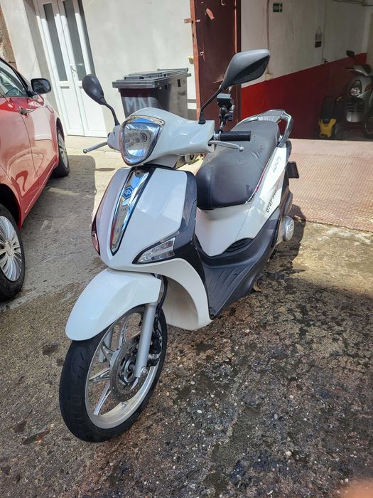 Vand scutere Piaggio