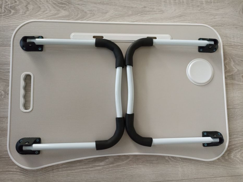 Столик для ноутбука