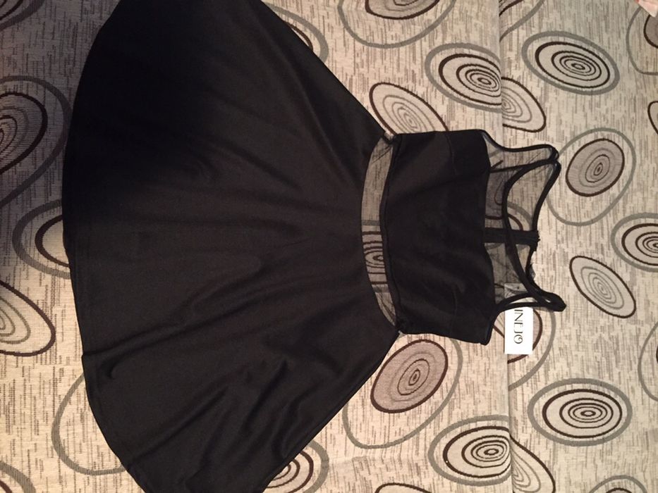 Rochie neagra, cu decupaje din plasă