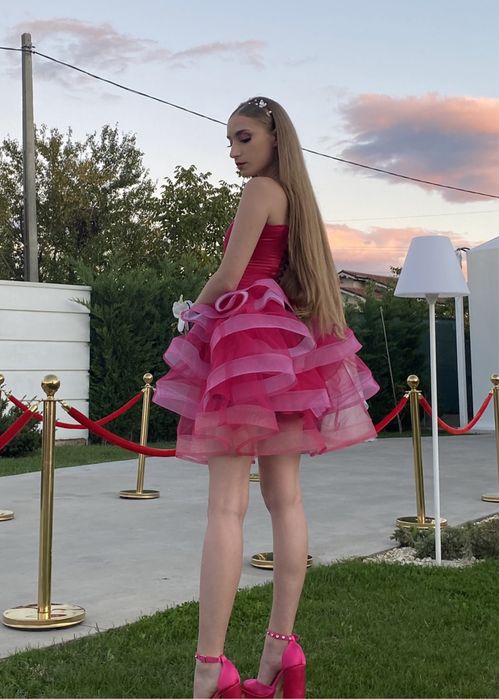Rochie de ocazie croită manual, roz fuchsia, purtată o singură dată