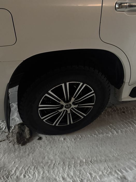 Продам шины с диками