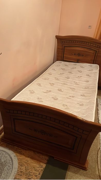 Мебель кровать тумба шифанер