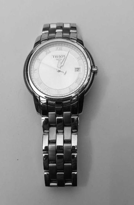 Часы наручные мужские.