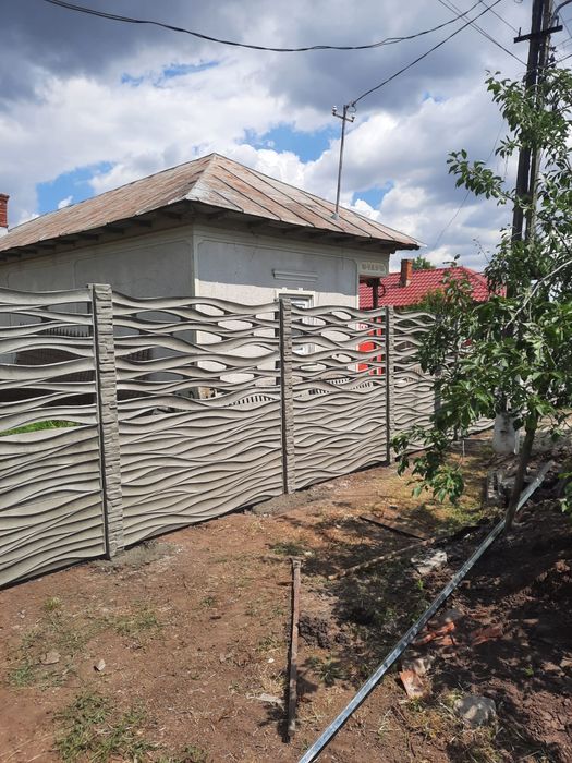 Gard din placi de beton diferite modele