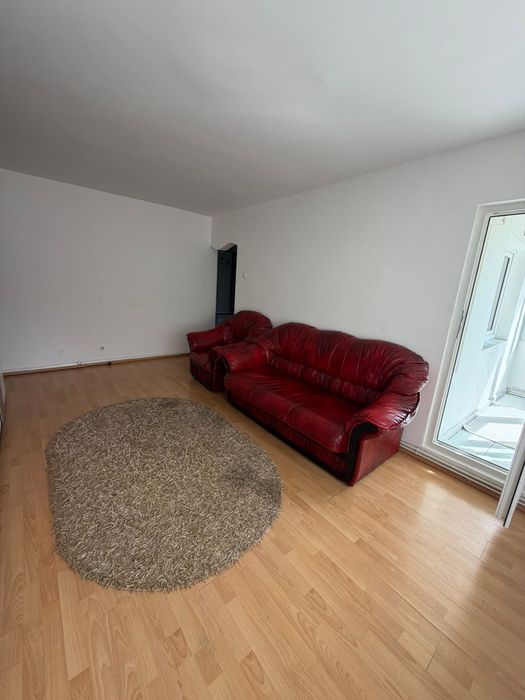 Inchiriez apartament Micalaca