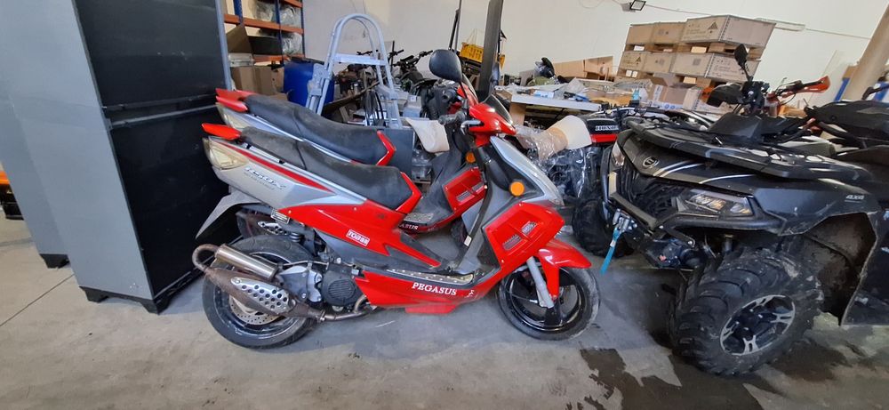 De vanzare2 scutere Pegasus r50x cu acte
