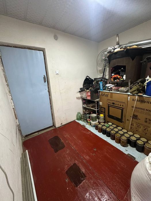 Uy sotiladi. buxoro viloyoti kogon shaharida joylashgan.