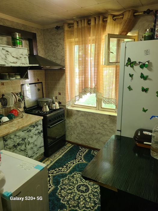 Kvartira sotiladi. Продаётся квартира.