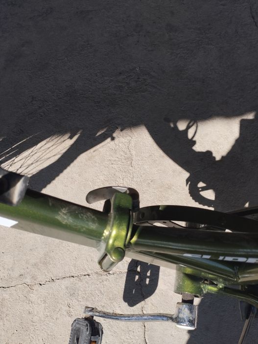 Продам вилосипед кама зеленого цвета