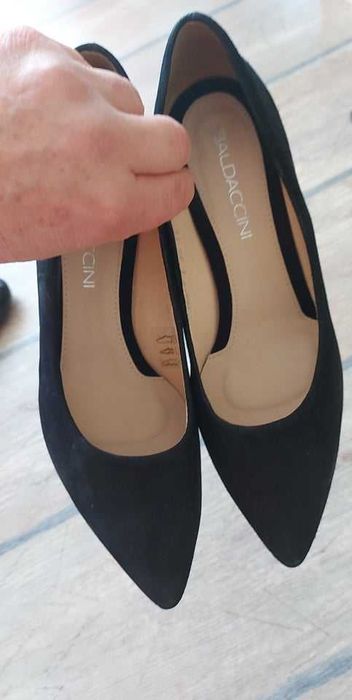 2 броя Естествена кожа велур 38 номер  Маркови обувки