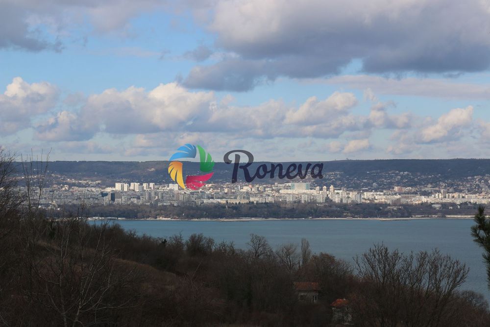 Продава се Многостаен апартамент в Варна, Галата - 190 кв.м за 430 €/кв.м - Снимка #1