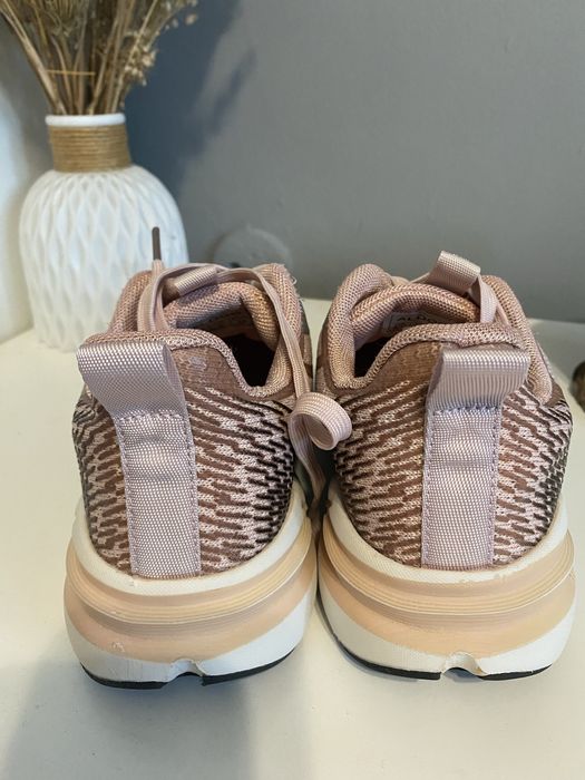 Vand adidasi alergare 36