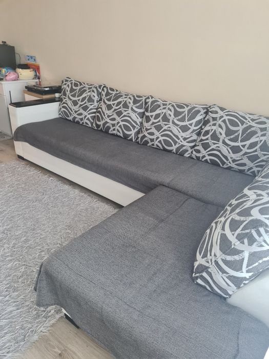 Голям ъглов диван