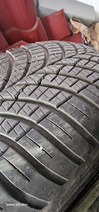 215/65/17 Goodyear Vector 4S
