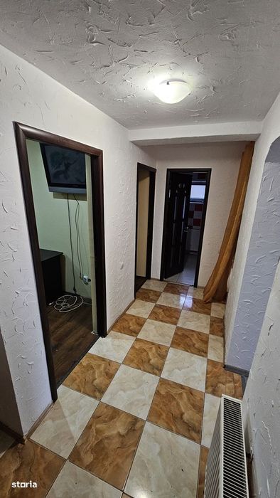 Inchiriez apartament 3 camere Dambul Rotund