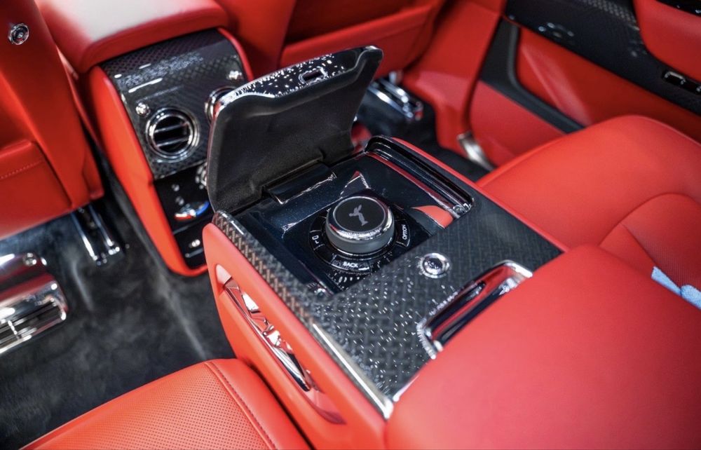 Rolls-Royce Cullinan Black Badge 2026