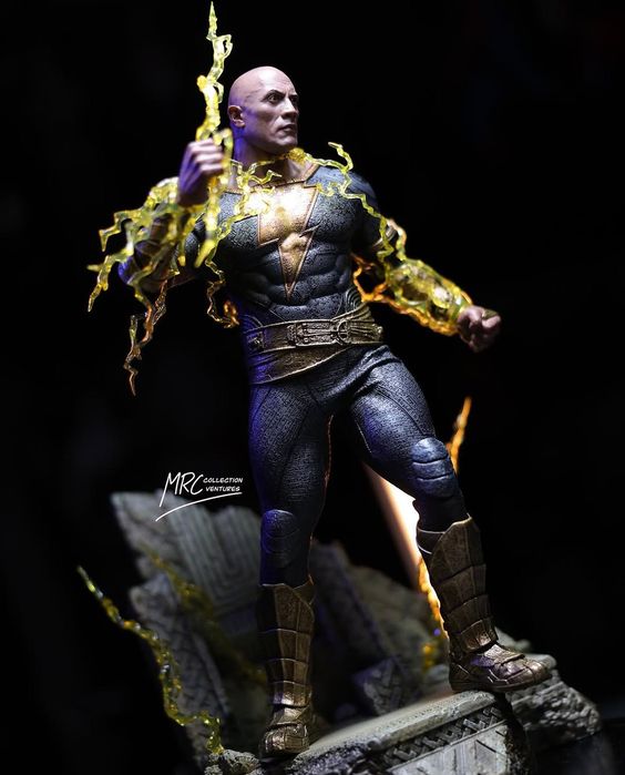 DC Hot Toys DX 31 - Black Adam Golden Armor Deluxe, 1/6 figure - new, sealed with brown box