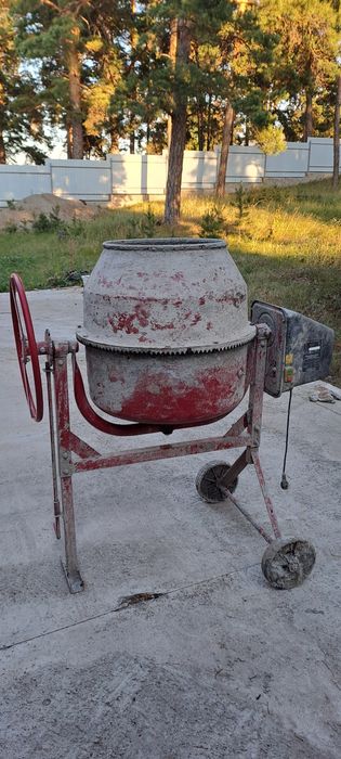 Продам бетономешалку