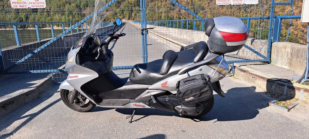 Suporti inox sidecase-uri de la Fehling  pentru Honda Silverwing 400/600