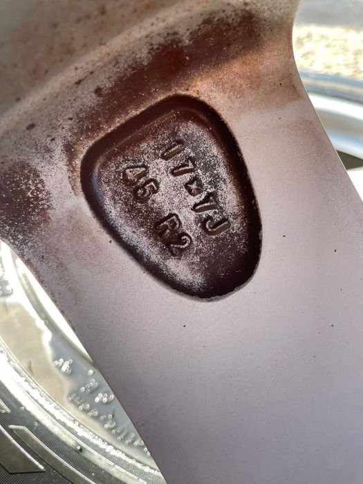 Джанти с гуми за Тойота Рав 4 2011г 17ки