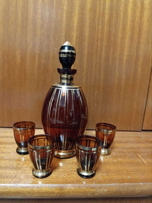Графин с 4 рюмками, 100.000