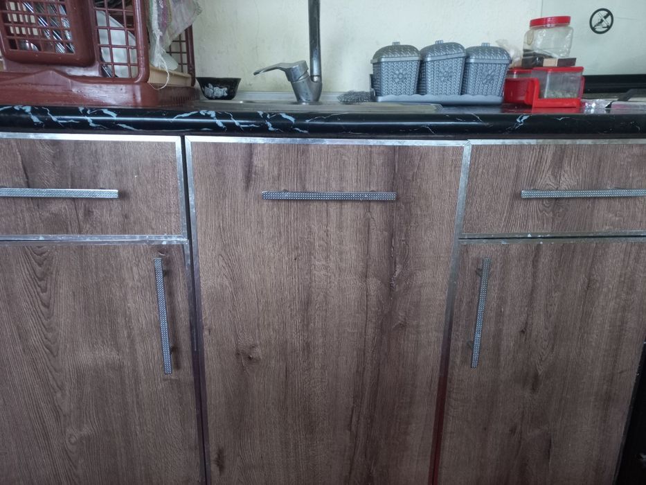 Кухенный мойка сотилади