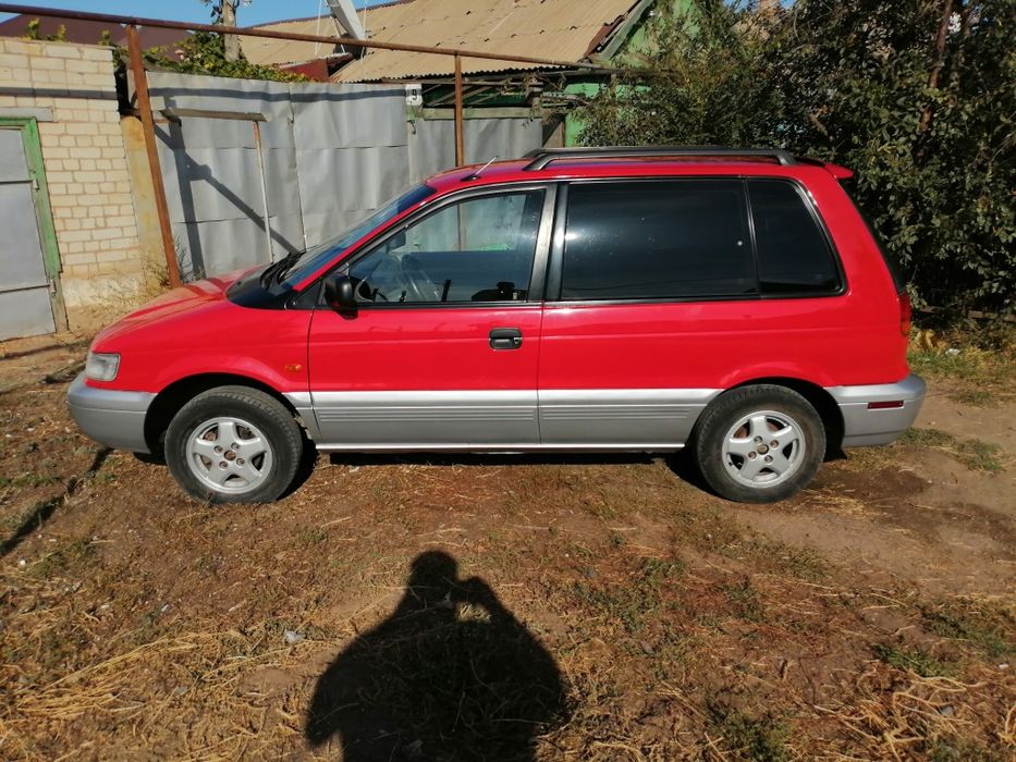 Продаю Mitsubishi Space Runner