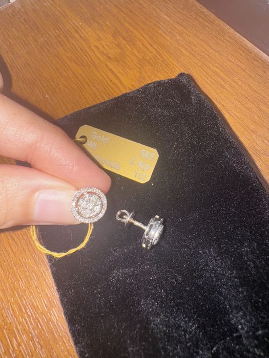 Продам бриллиантовые пусеты