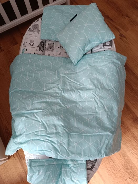 Двулицево голямо бебешко гнездо с удължител,завивка, възглавница