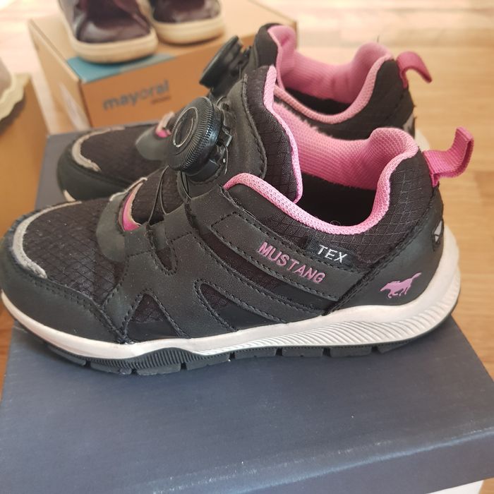 Детски обувки Mayoral и Mustang