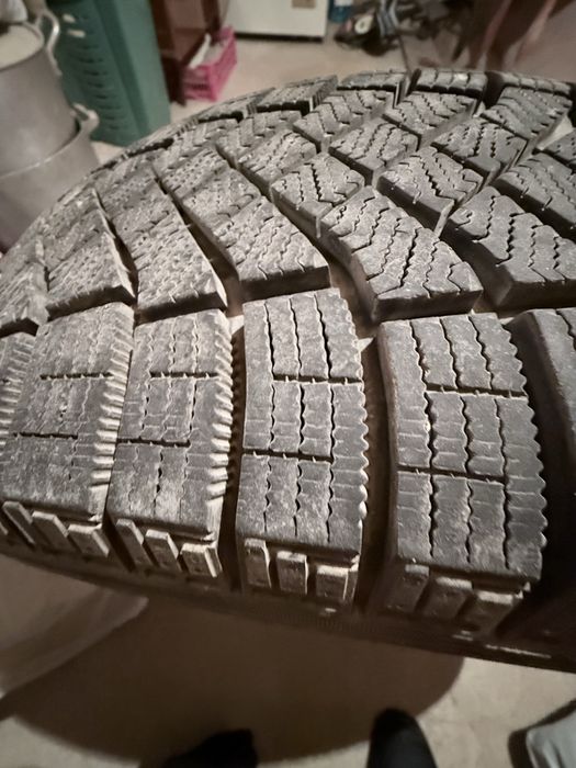 Pirelli Ice Zero 225/65/17 липучка 2024 г.в