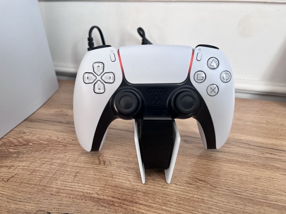 Продаю PlayStation 5 в идеальном состоянии