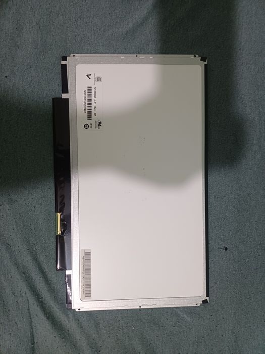 Display laptop N140BGE-L31 14.0 1366x7668 40 pini slim led
Este in stare perfecta. Testat