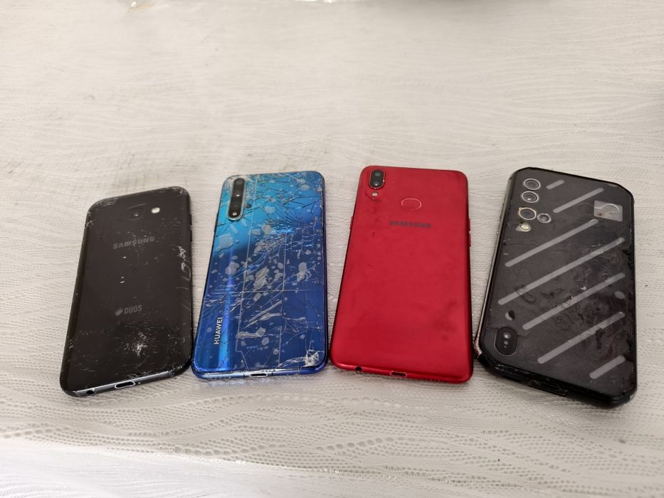 Продам телефоны на запчасть