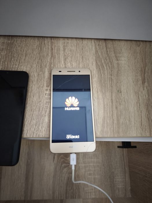 Планшет,телефон хуавэйи редми