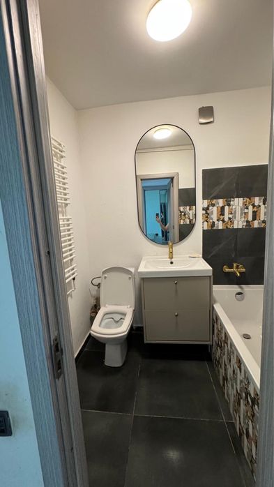 Apartament 3 camere 450 m metrou