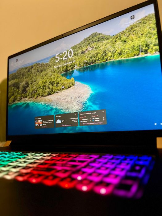 MSI GS75 Stealth 9SF 17.3” + 32GB RAM + 9th i7 + RTX2070 8GB