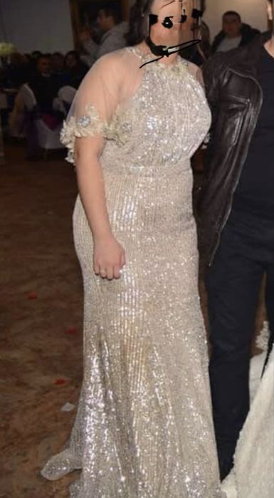 Официална рокля.