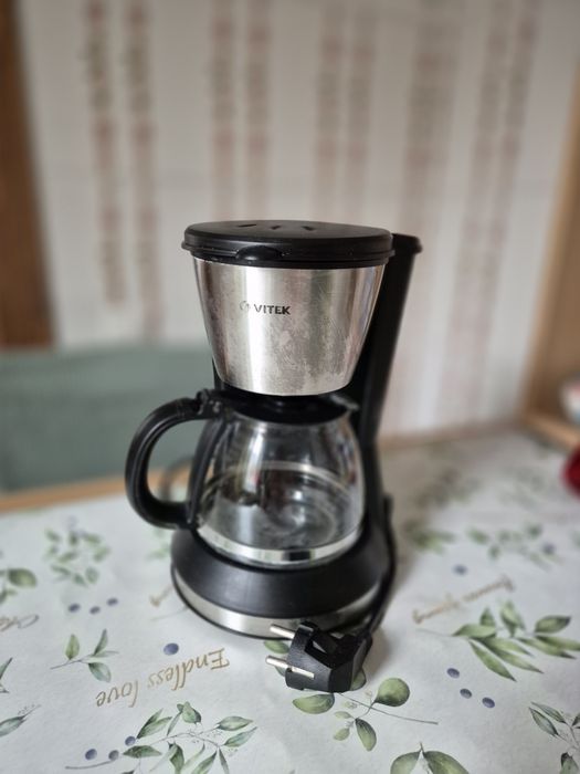 Кофеварка Vitek.