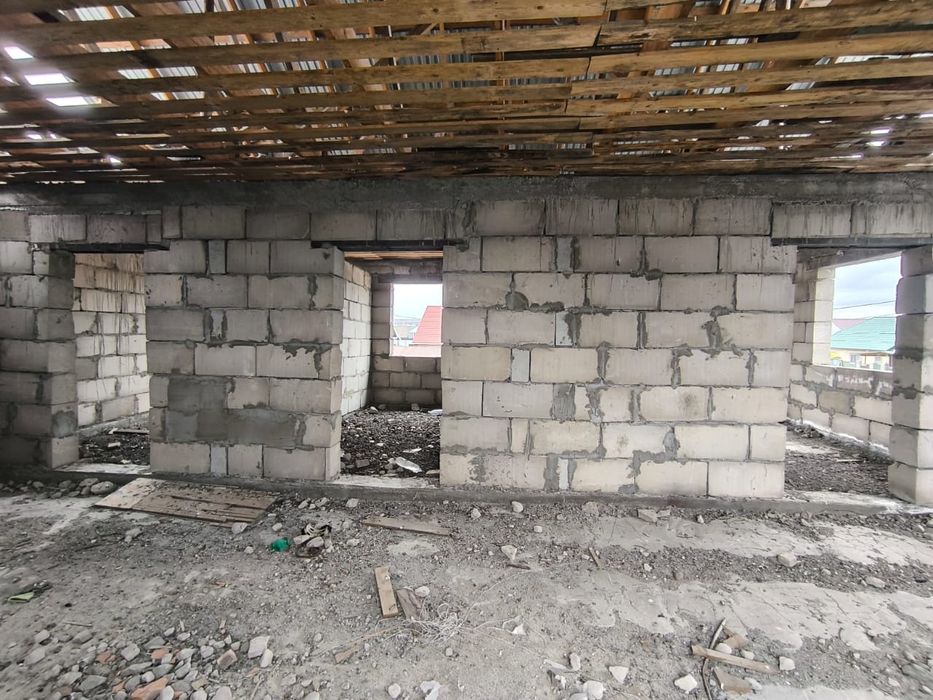 Дом недостроенный