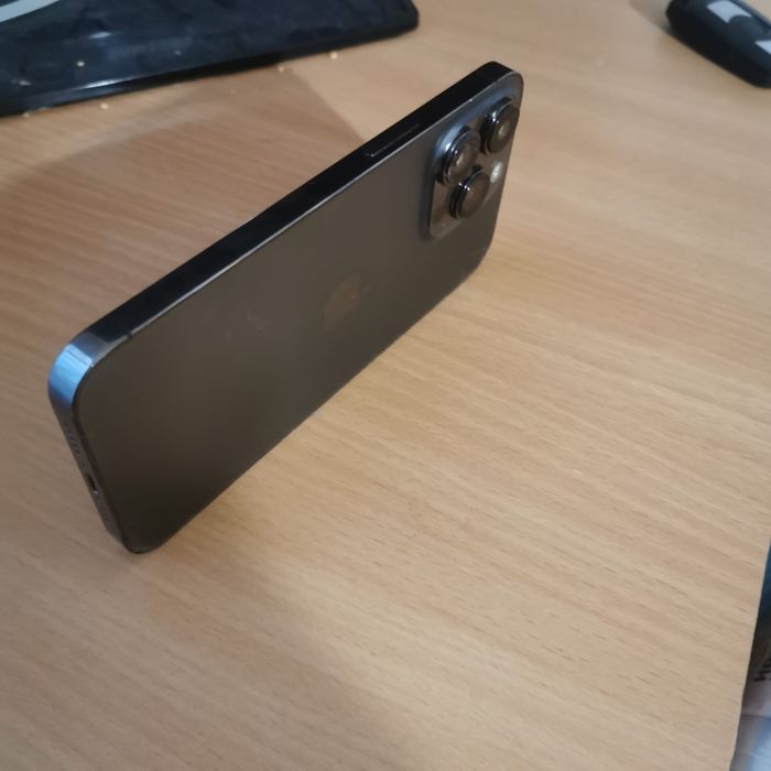 Vand iphone 13pro ca nou