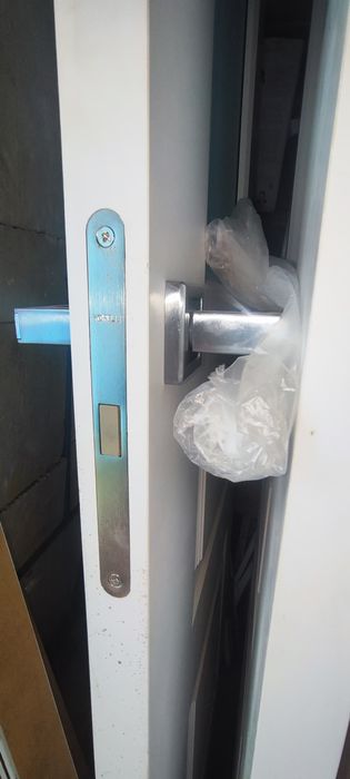 Продам двери межкомнатные